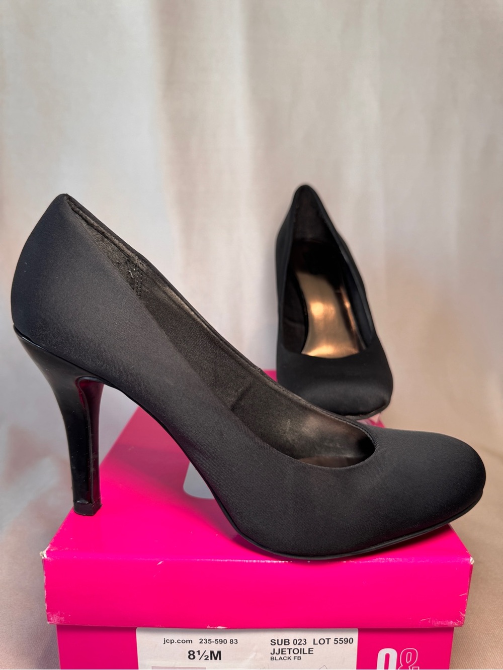 9 & Co. Women's Black Round-Toe Heels